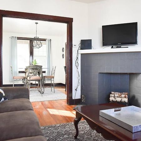 Beautiful 3 Bedroom Home Cozy Front And Back Porch Munhall Eksteriør bilde