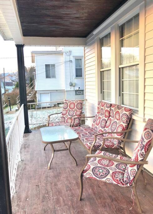 Beautiful 3 Bedroom Home Cozy Front And Back Porch Munhall Eksteriør bilde