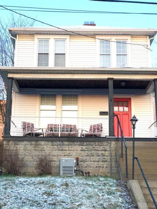 Beautiful 3 Bedroom Home Cozy Front And Back Porch Munhall Eksteriør bilde